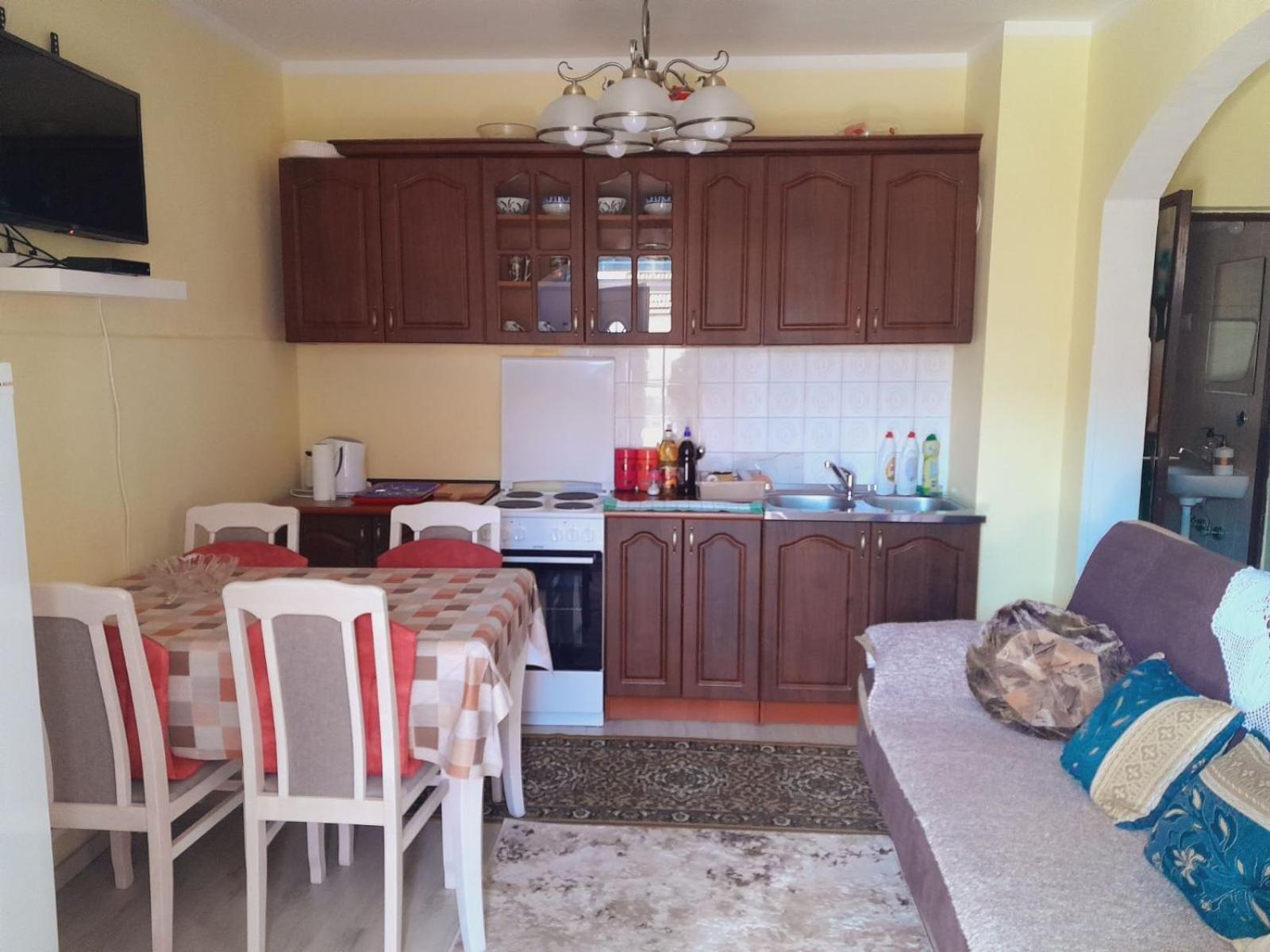 Apartman Radoman Cetynia Zewnętrze zdjęcie