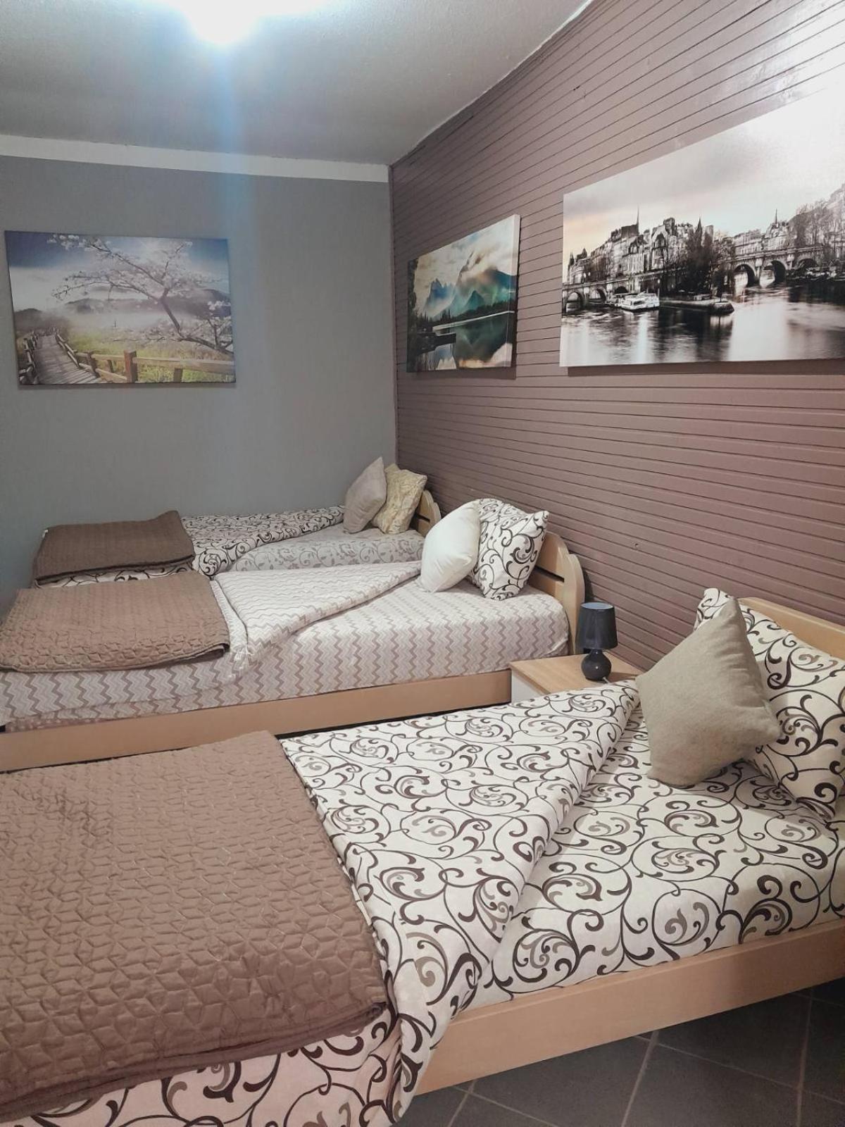 Apartman Radoman Cetynia Zewnętrze zdjęcie